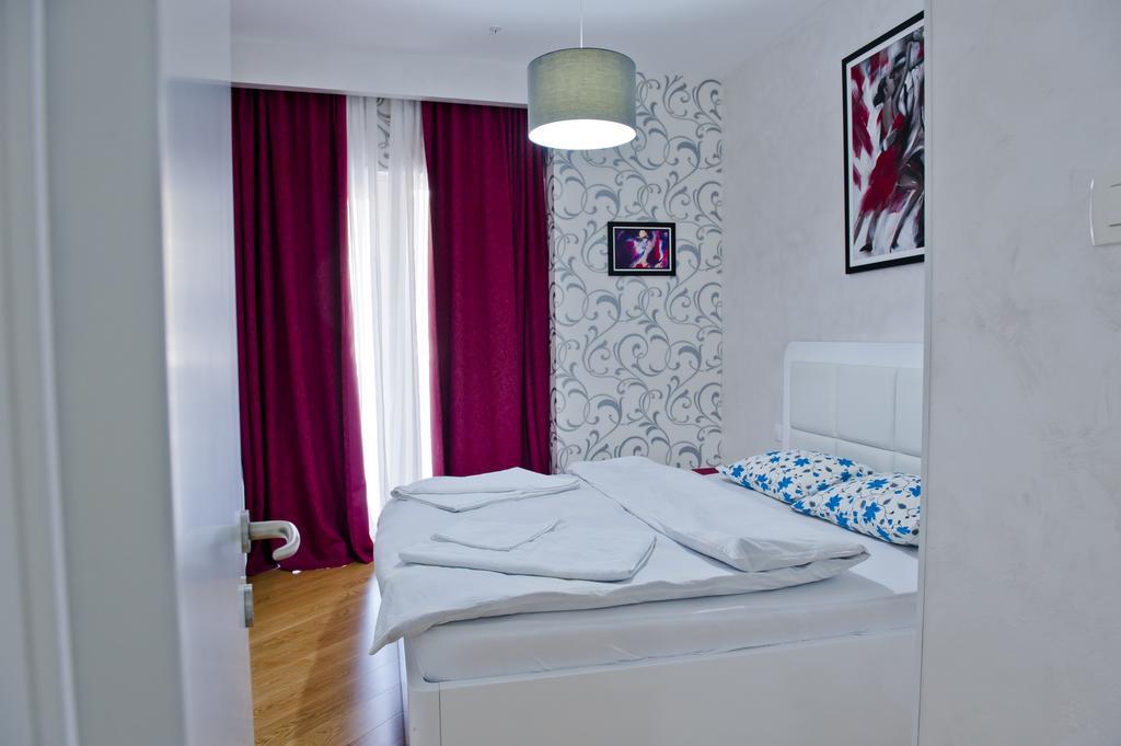 Delux And Urban Apartments Hotel Tre Canne Budva Exterior foto